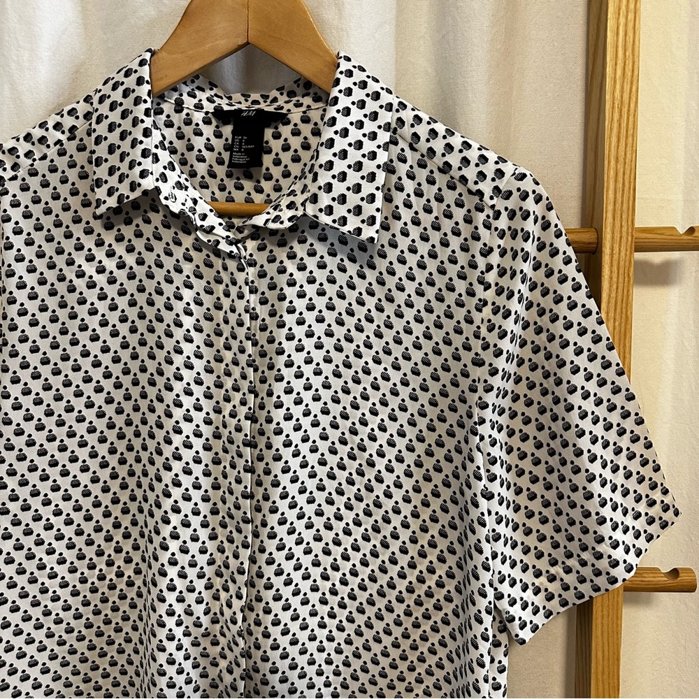 Zara - Black and white geometric short-sleeved blouse, button-down, 6